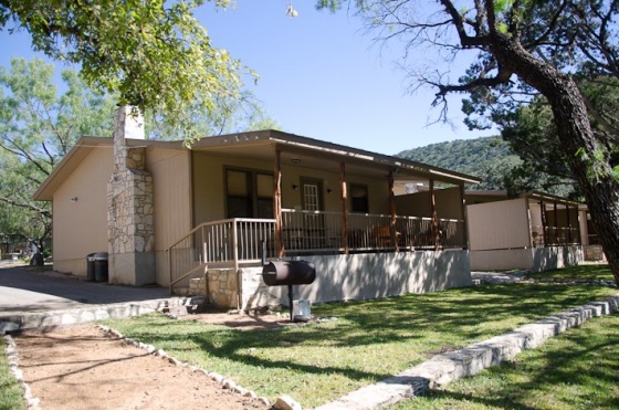 Frio Country Resort - Cabins on the Frio River
